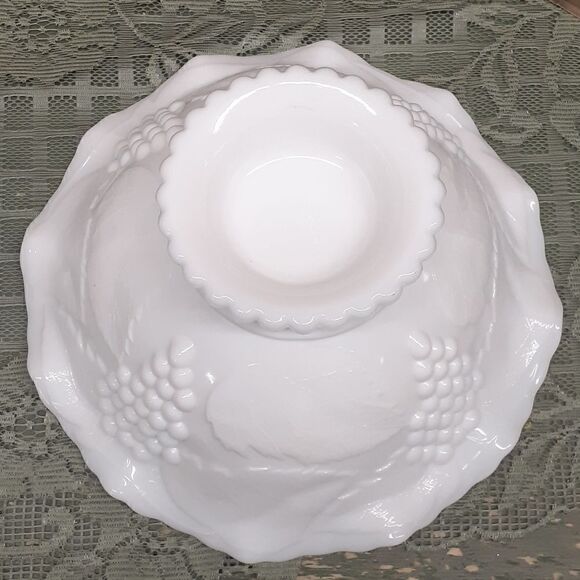Vintage Imperial Paneled Grape harvest milk glass ruffled bowl - Picture 4 of 6